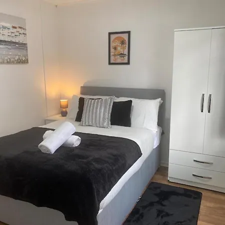 - 4br - Sleeps 9 - Parking - Garden