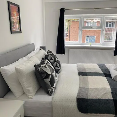 - 4br - Sleeps 9 - Parking - Garden
